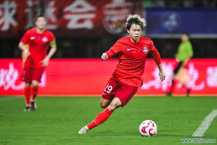 茹子楠:多年苦练成就世界波,盼迎来中超百场里程碑 茹子楠:多年苦练成就世界波,盼迎来中超百场里程碑